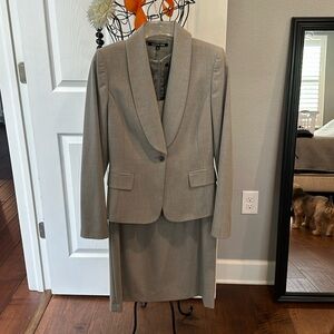 Gianni Bini 2 piece dress suit